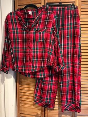 Victoria’s Secret Red Plaid Holiday Pajama Set Medium soft cozy